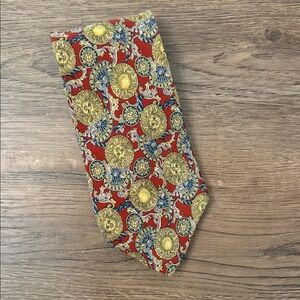 Metropolitan Museum of Art Vibrant Red and Gold Patterned Tie Silk